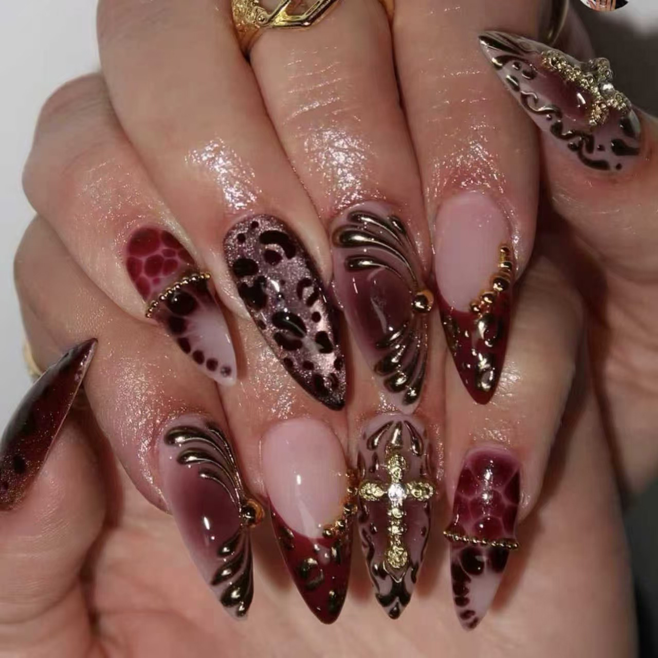 Nail Art Design - Mittellange künstliche Nägel für Frauen, Farbverlauf