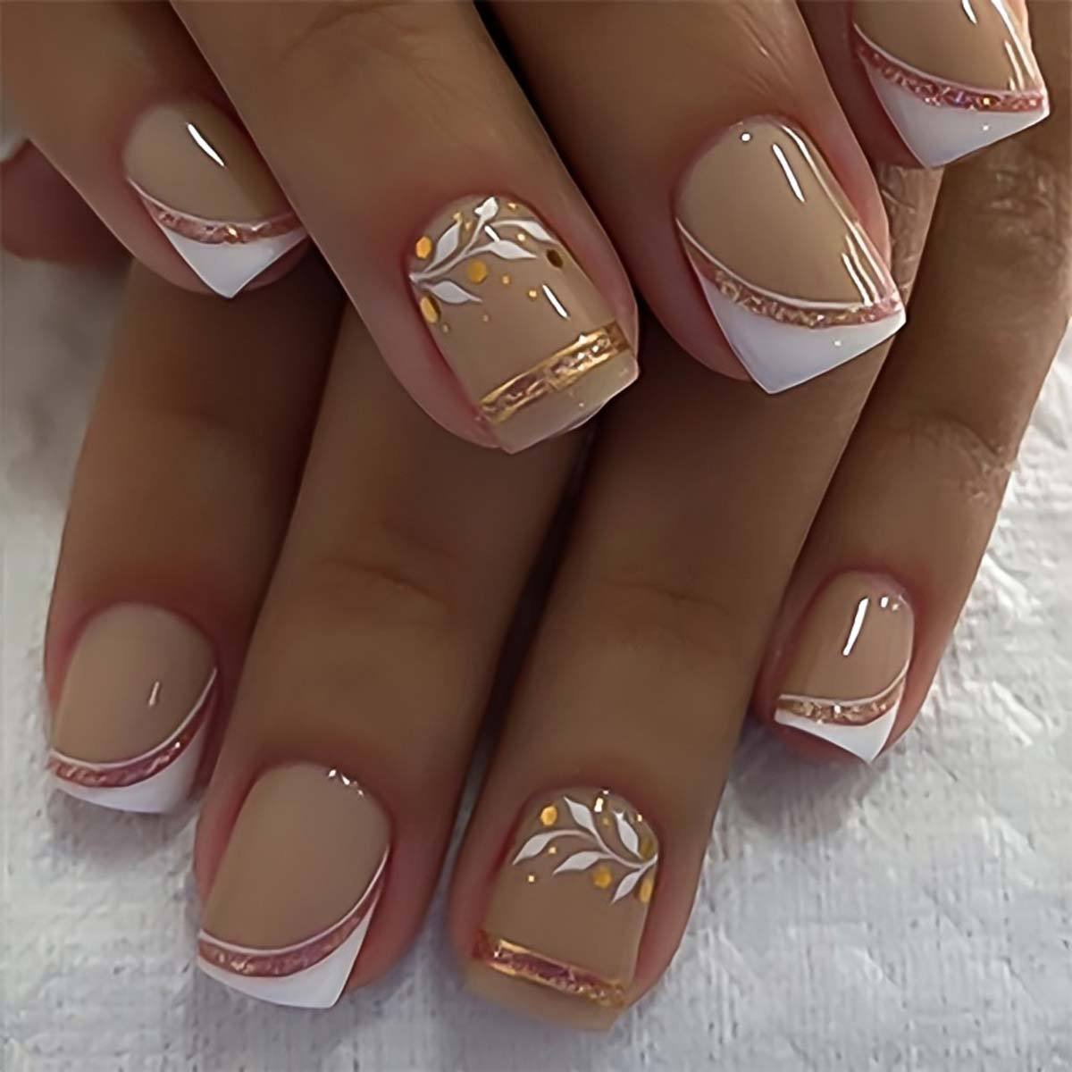 Nail Art Design - Kurze, mittellange künstliche Nägel für Frauen