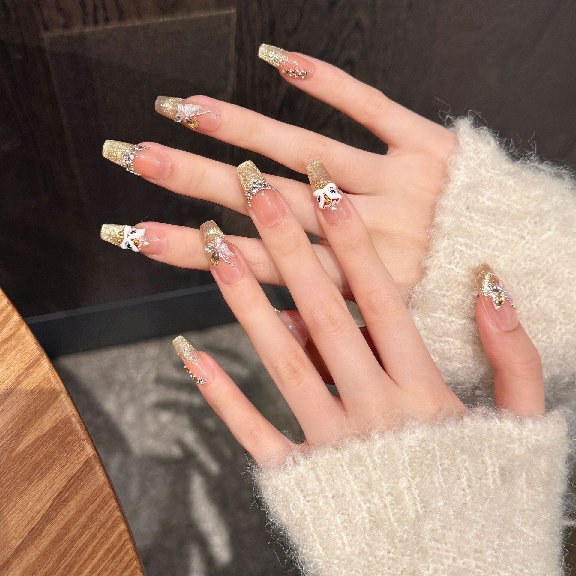 10PCS Goldener Löwe Neujahr He – Nail Adhesive Tab Bewertung und Preis