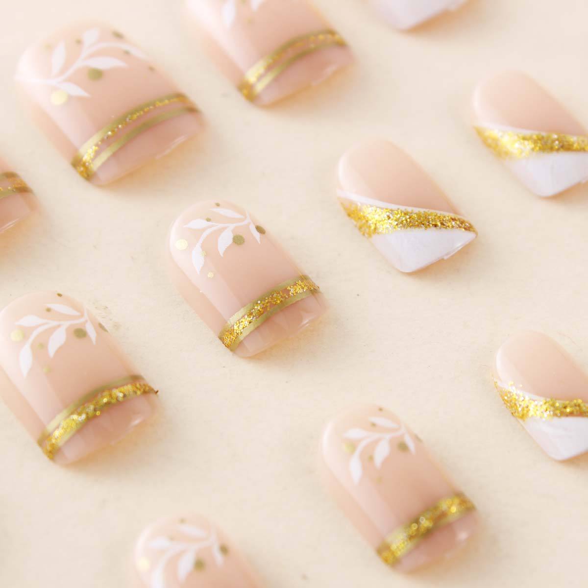 Kurze, quadratische Press-On-N – Nail Art Design Bewertung und Preis