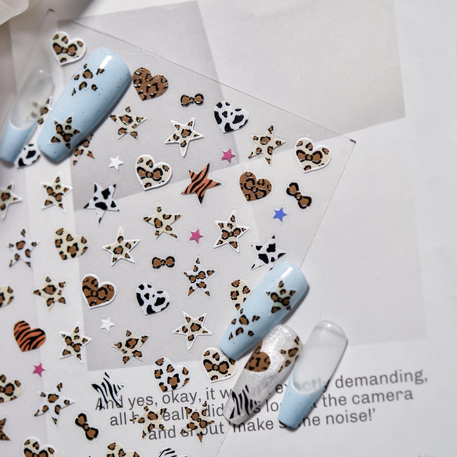 Blaues und rosa sternförmiges  – Nail Art Zebra Design Bewertung und Preis