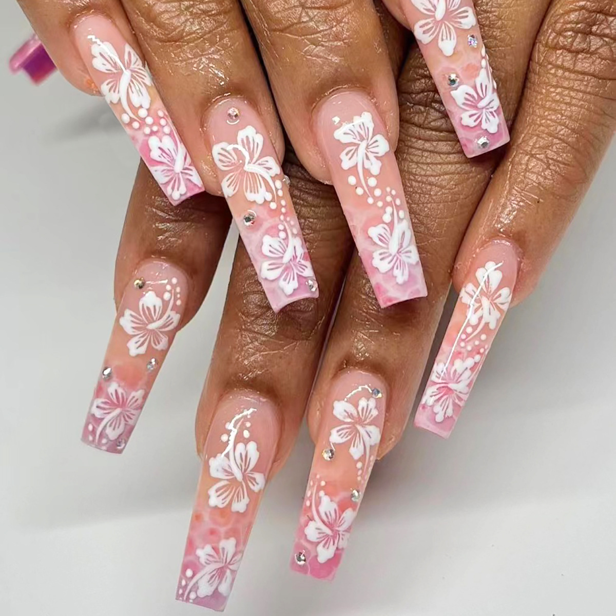 24-teiliges schwarzes französi – Nail Art Quirky Bewertung und Preis