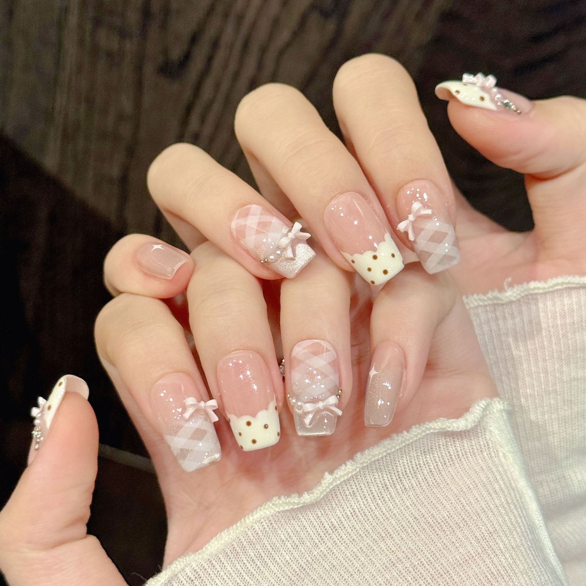 10 Stück luxuriöse handgeferti – Nail Adhesive Tab Bewertung und Preis